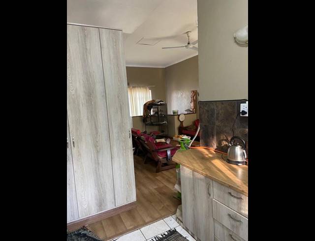 5 BEDROOM HOUSE FOR SALE IN FLORA GARDENS